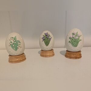 Vintage Floral Decorative Eggs on Wooden Stands